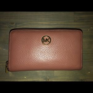 Mauve/light pink Michael Kors wallet